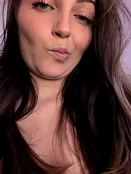 hina_porn – webcam model profile photo Image 6