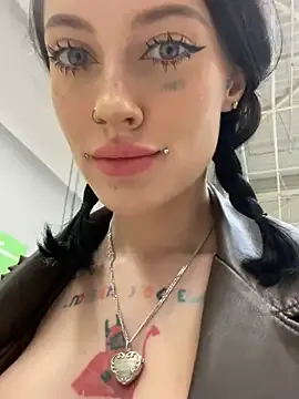 _favorite_ – webcam model profile photo Image 6