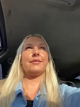 noyerkat – webcam model profile photo Image 10