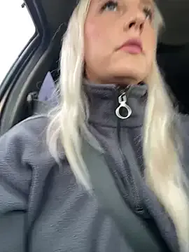 noyerkat – webcam model profile photo Image 15