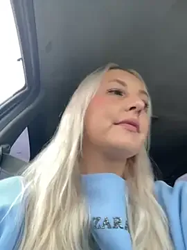 noyerkat – webcam model profile photo Image 16