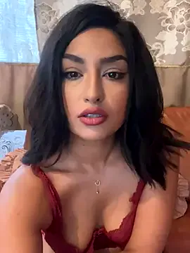YoungSquad – webcam model profile photo Image 2