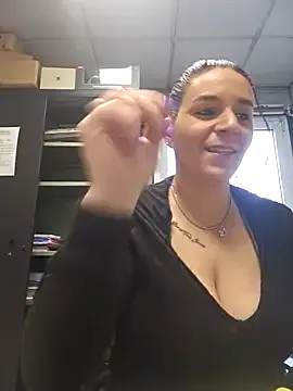 miaandmolly_ – webcam model profile photo Image 2