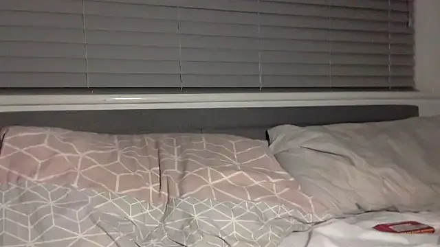 bambi_lu – webcam model profile photo Image 4