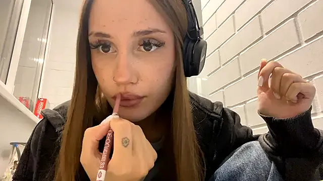 Milena_Awesome – webcam model profile photo