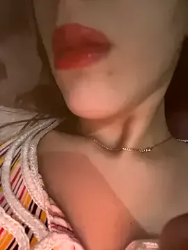 Prueberry – webcam model profile photo Image 8