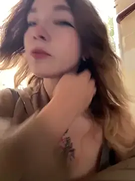 lucretiaburnaugh – webcam model profile photo Image 6