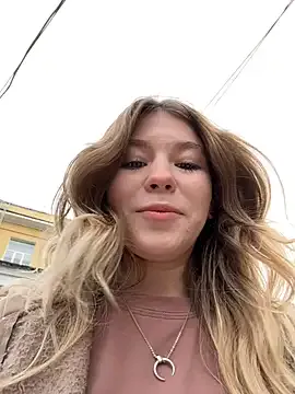 lucretiaburnaugh – webcam model profile photo Image 7