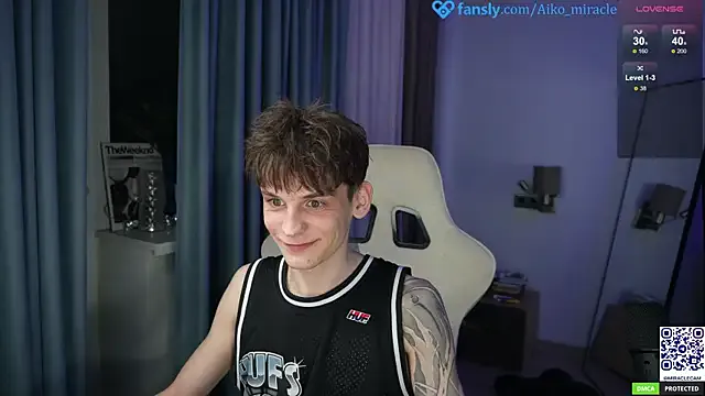 DS888 – webcam model profile photo Image 3