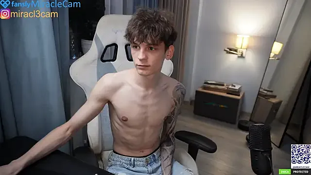 DS888 – webcam model profile photo Image 6