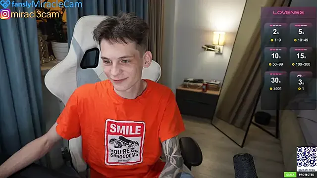 DS888 – webcam model profile photo Image 7