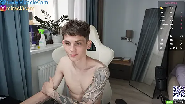 DS888 – webcam model profile photo Image 8