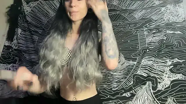 millemimi – webcam model profile photo Image 9