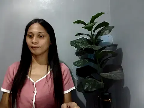 Cutenikkibaby – webcam model profile photo Image 4