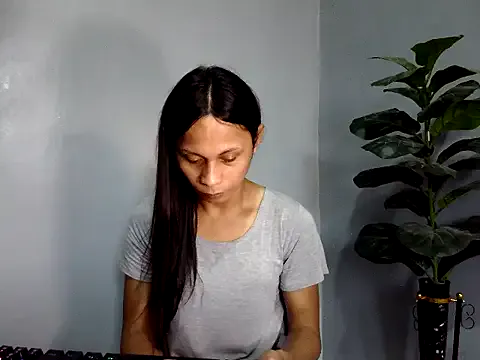 Cutenikkibaby – webcam model profile photo Image 7