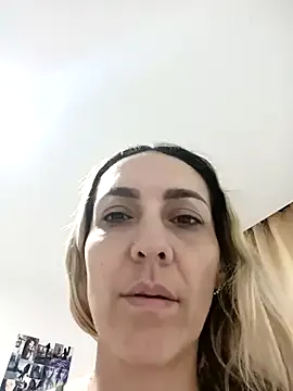 Rinamay_ – webcam model profile photo Image 4