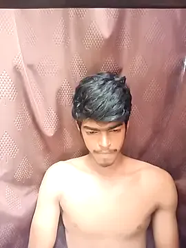 PinkyPai – webcam model profile photo Image 7