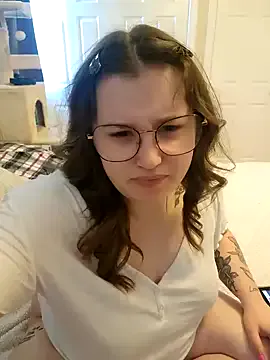 PinkyPai – webcam model profile photo Image 3