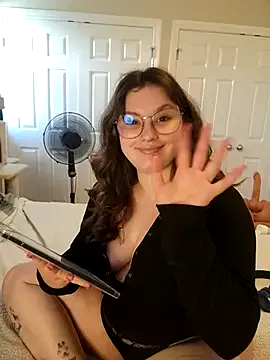 PinkyPai – webcam model profile photo Image 8