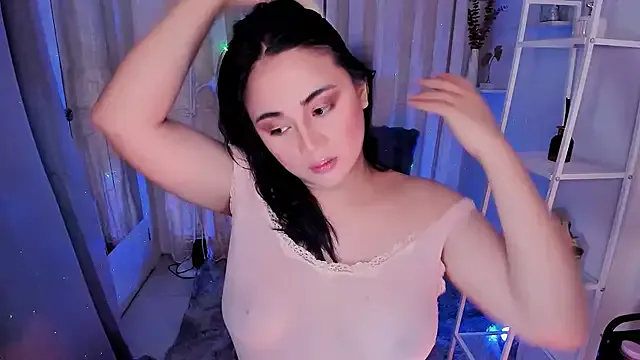 LaureMestler – webcam model profile photo Image 18