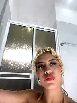 hina_porn – webcam model profile photo Image 4