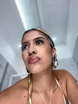 hina_porn – webcam model profile photo Image 9