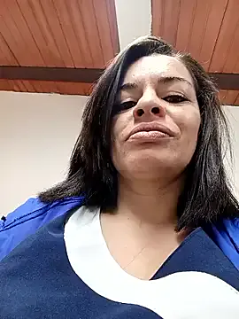 Allla – webcam model profile photo Image 15