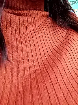 Allla – webcam model profile photo Image 4