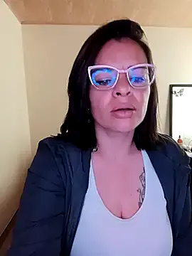 Allla – webcam model profile photo Image 7