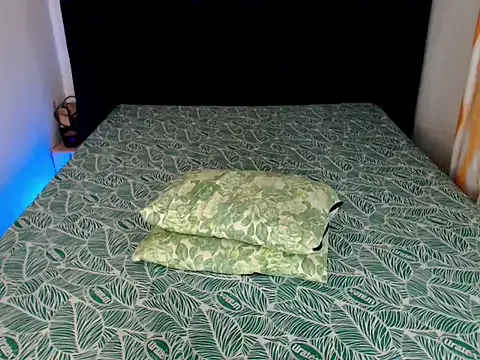 boywithbug – webcam model profile photo Image 16