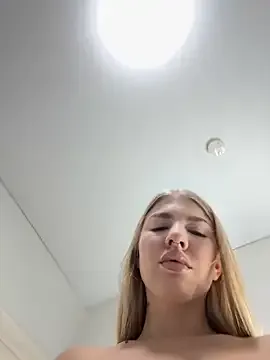 roouse – webcam model profile photo Image 19