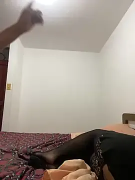 Allla – webcam model profile photo Image 9