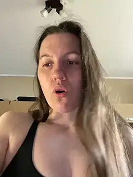 amberpaws – webcam model profile photo Image 3