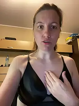 amberpaws – webcam model profile photo Image 4