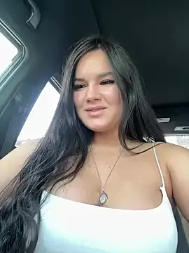 roouse – webcam model profile photo Image 3