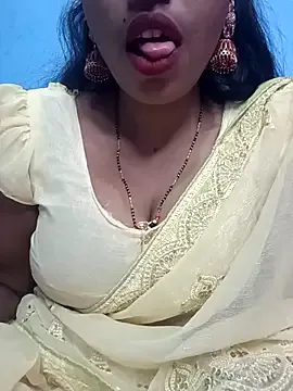 PinkyPai – webcam model profile photo Image 11