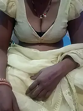 PinkyPai – webcam model profile photo Image 3