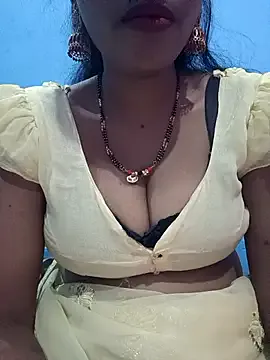 PinkyPai – webcam model profile photo Image 7