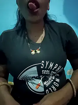 PinkyPai – webcam model profile photo Image 9