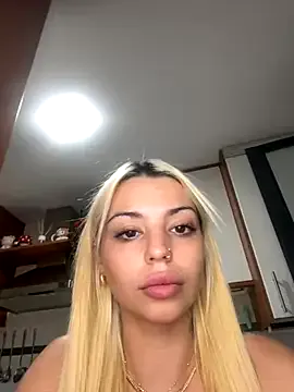 AngelBlushXXX – webcam model profile photo Image 8