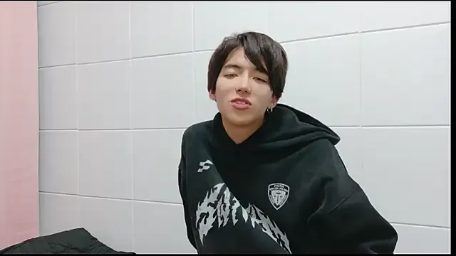 shy_suchka – webcam model profile photo Image 5