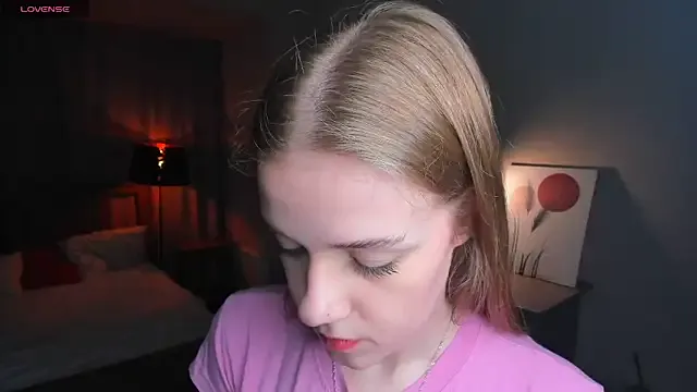 Prueberry – webcam model profile photo Image 6