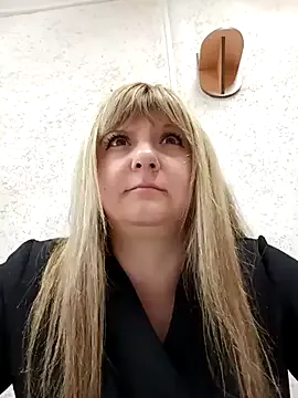 PinkyPai – webcam model profile photo Image 3