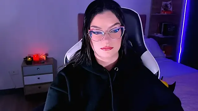 aray218 – webcam model profile photo Image 3