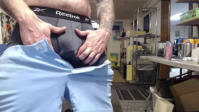 skinnyguywithbigd – webcam model profile photo Image 17