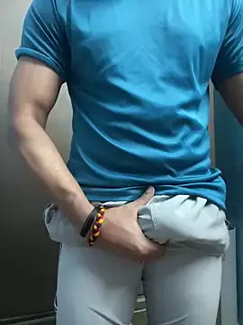 wolfan_sky – webcam model profile photo Image 13