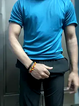 wolfan_sky – webcam model profile photo Image 14