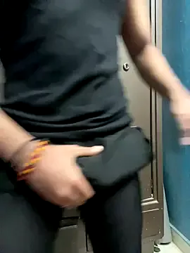 wolfan_sky – webcam model profile photo Image 15