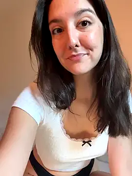 millemimi – webcam model profile photo Image 4