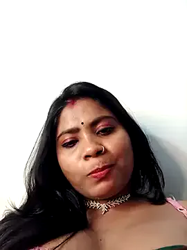 Enchantix – webcam model profile photo Image 4